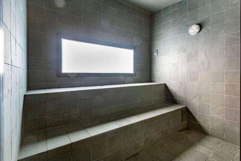 Charme Pinheiros E Jardins Com Piscina, Cama Queen Apartamento *